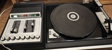 Другие предметы коллекционирования: Виниловые стереопроигрыватели с встроенным усилителем и пультом — 9