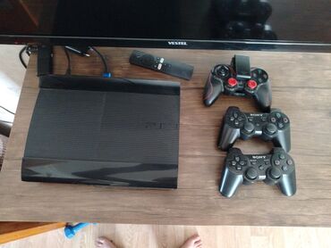 ps3 super slim купить: 500 gb 2 pult hamısı ideal 30-40 oyun var