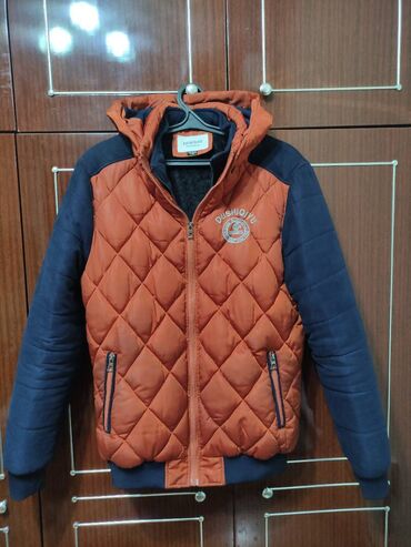 Куртки: Куртки и жилетки на рост 170, вес 60 Новые и б/у Оптом все 9 штук — 9