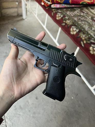 белый письменный стол: Продаётся металлический игрушечный пистолет 🔫 ✅ Металлический корпус — 1