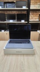 Настольные ПК и рабочие станции: Apple MacBook, 13.3 ", Apple M1, 256 ГБ