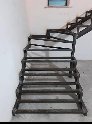 Металлические лестницы: Металлический каркас лестницы, предназначенный для установки внутри at lalafo.kg — 15 Металлические лестницы: Металлический каркас лестницы, предназначенный для установки внутри — 15