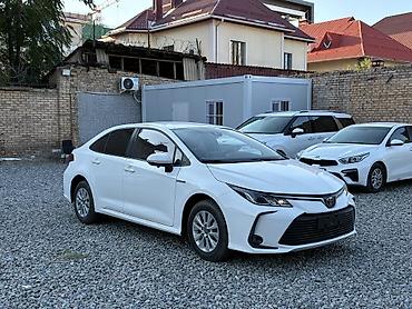 byd e1: Toyota Corolla: 2021 г., 1.8 л, Вариатор, Гибрид, Седан — 1
