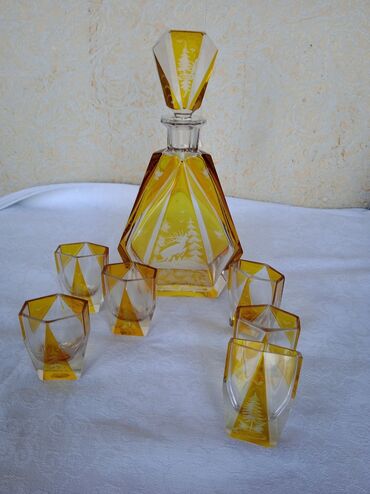 xonca qabları: Rəng - Sarı, Xrustal, Çexiya lalafo.az -da xonca qabları: Rəng - Sarı, Xrustal, Çexiya