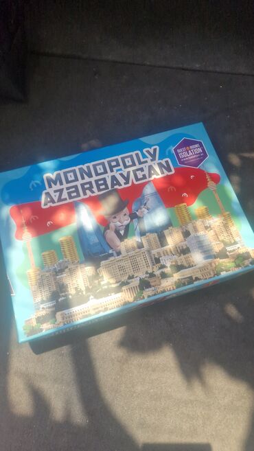 Маски, очки: Monopoly Azerbaycan. İçindəki şəhərlər ve pul Azərbaycana aitdi. 1 2