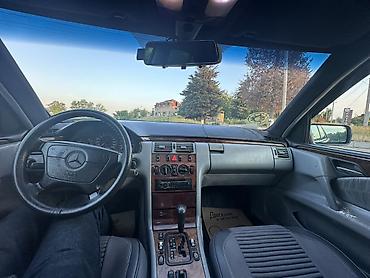 Mercedes-Benz: Mercedes-Benz E-Class: 2.4 l | 1998 il Sedan — 13