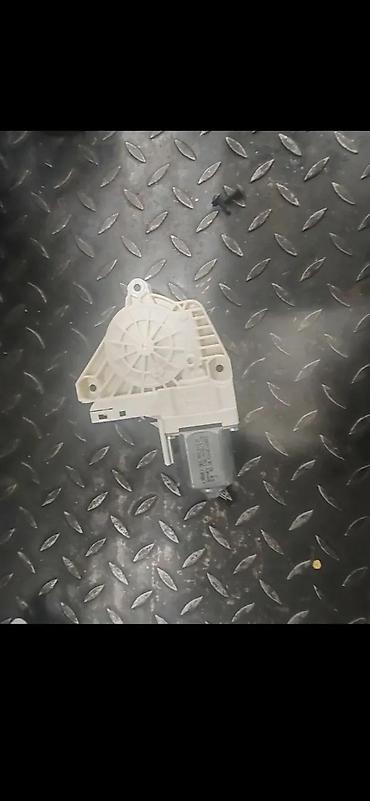 grejaci golf 4: AUDI Q3 DELOVI MOTOR PODIZACA STAKLA 8K0959812A | Audi a1  a3 a4 a5 — 2