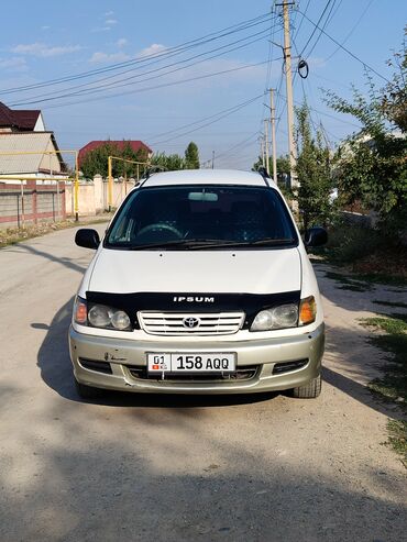 авто российской номерами: Toyota Ipsum: 1998 г., 2 л, Автомат, Бензин, Минивэн