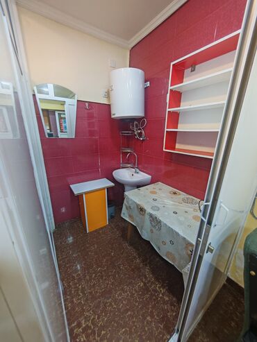 Digər kommersiya daşınmaz əmlakı: APTEK Sumqayit şəhərində yerləşir,2013cü ildə açılıb 20 gündü — 9