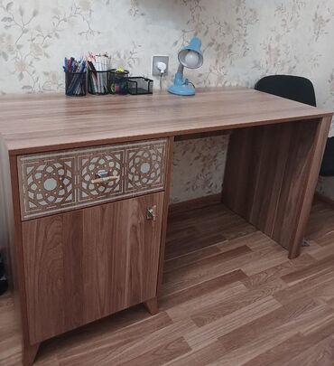uşaq mebili: Oğlan və qız üçün, Yazı masası