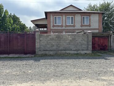 продаю дом в кемине: Дом, 200 м², 6 комнат
