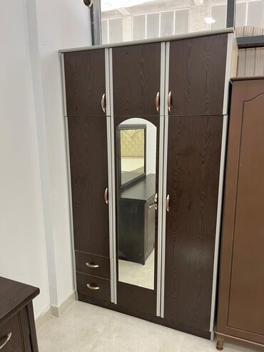 Мебель: Б/у, Распашной, Прямой шкаф, Гардеробный шкаф