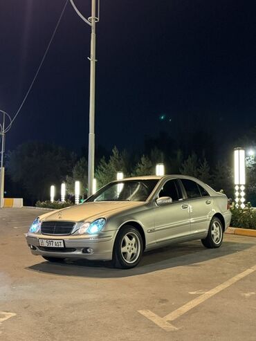 авто в рассрочку: Серебристый седан Mercedes-Benz C-класса, в хорошем состоянии. Без