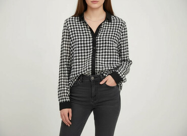 versace classic v2 t shirty: Women`s shirt, size S (EU 36)