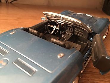 İncəsənət və kolleksiyalar: Kolleksiya üçün die-cast model avtomobil – mavi rəngli klassik — 4
