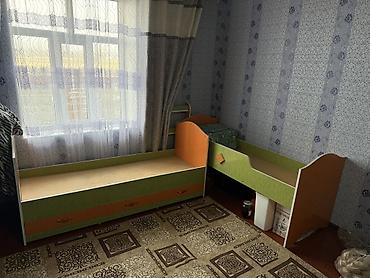 Дом и сад: Двухъярусная детская кровать, Б/у, ЛДСП, цвет - Зеленый — 1
