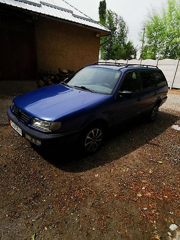 Транспорт: Volkswagen Passat Variant: 1994 г., 2 л, Механика, Бензин, Универсал — 3