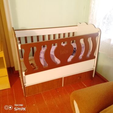 Детская мебель: Для девочки и мальчика, Колыбель, Б/у, Без матраса, С выдвижными ящиками