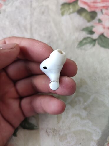 купить правый наушник airpods 3: Вакуумные, Apple, Б/у, Беспроводные (Bluetooth), Классические