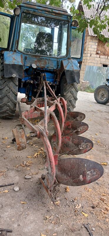 Traktorlar: Traktor MTZ (Belarus) tipli, 4x2 təkər quruluşlu, kabinalı. Dizel — 14