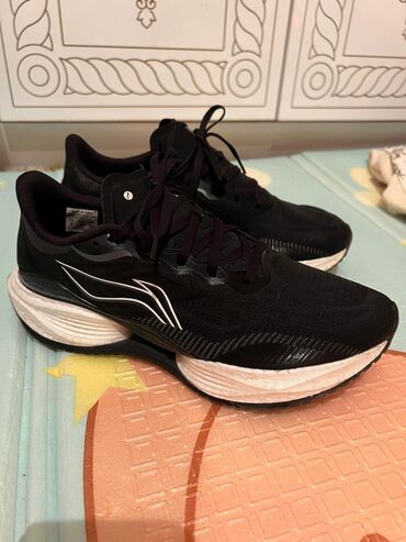 Кроссовки и спортивная обувь: Li Ning продаю размер 41