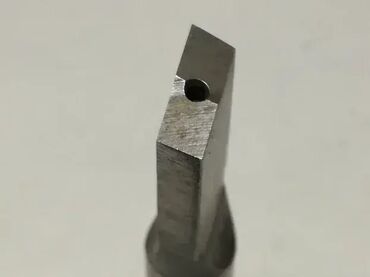 Ostali uređaji: Glodalo, burgija, svrdlo strugarski noz 13,2mm Fi10mm (2948) Glodalo — 11