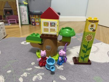 oyuncaq gitara: Peppa Pig LEGO Duplo oyuncaq dəsti. Bu dəstə ağac ev, günəbaxan, Peppa