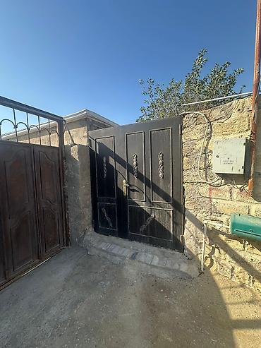 Ünvan Pirşağı ev 2 sot bələdiyyə sənəti qaz su işıq daima 8 daş