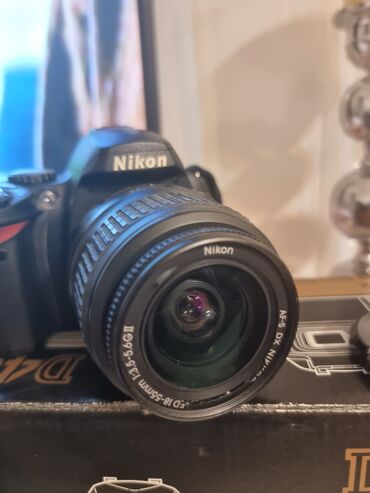 Fotokameralar: Nikon D40X. Kart 2Gb. Charger. Yaxşi vəziyyətdədir. Hər şey işteyir