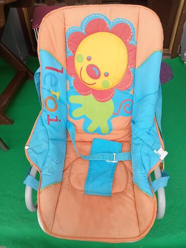 Car Seats & Baby Carriers: Bebi gnezdo, ocuvan bez ogrebotina i ostecenja,nosiljka ima i obruc