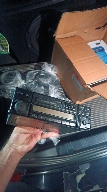 Avtoelektronika: Mercedes-Benz orijinal avtomobil maqnitofonu (head unit) — 1