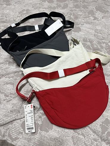 Сумка‑слинг Uniqlo Round Mini Shoulder Bag - Форм‑фактор: полукруглая