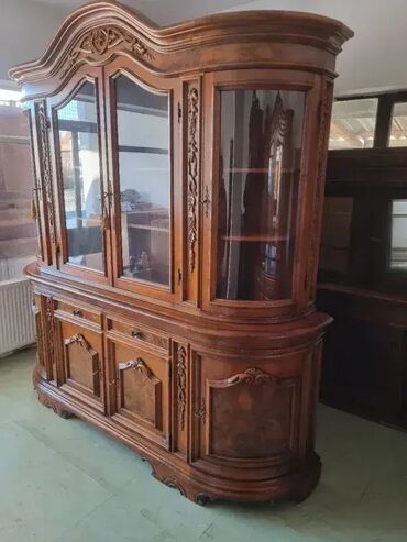 Stilske vitrine: Prelepa vitrina. Visina 230 cm Duzina 220 cm Dubina 55 cm na lalafo.rs — 12 Stilske vitrine: Prelepa vitrina. Visina 230 cm Duzina 220 cm Dubina 55 cm — 12