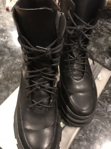 Botinka və botilyonlar: Ölçü: 36, rəng - Qara, İşlənmiş