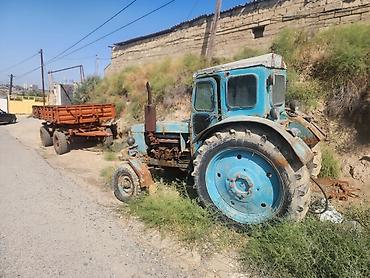 автомобиль базар: Köhnə mavi rəngli təkərli traktor - Kabinəli, metal karkaslı korpus - — 4