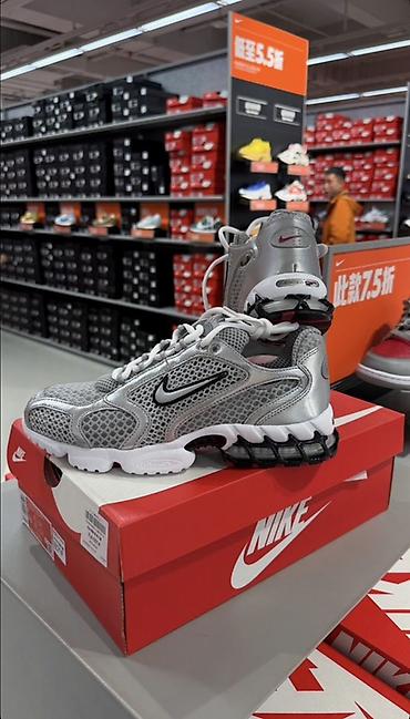 soft shell: Мужские кроссовки, 42, Nike, Новый, цвет - Серый — 1