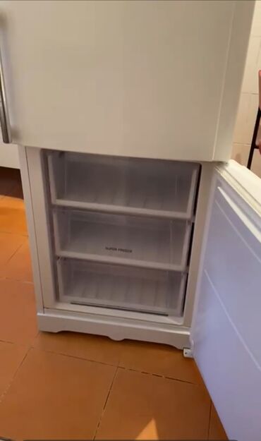 Холодильники: Б/у 2 двери Hotpoint Ariston Холодильник Продажа, цвет - Белый