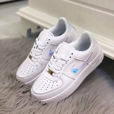 Patike: Nike air force patike

Novo
Brojevi 36 do 46

fb Moja Kupovina 1 — 6
