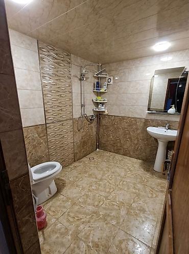 Həyət evləri və villaların satışı: Başlıq: Əmircanda Kupçalı və Təmirli Həyət Evi Satılır! (3 mərtəbə, 4 — 8