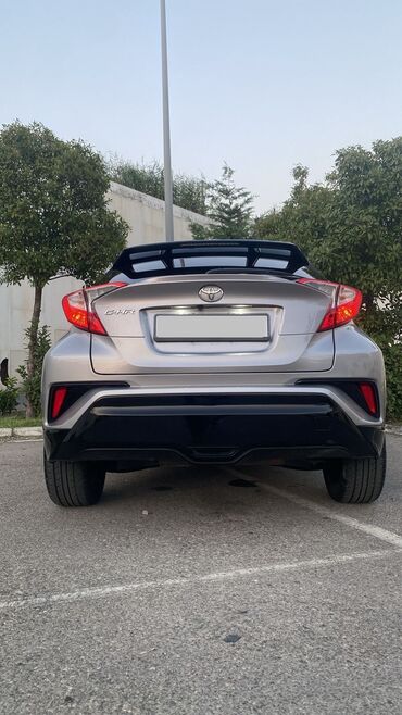 Toyota: Toyota C-HR: 2 l | 2017 il Ofrouder/SUV — 10