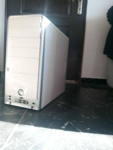 Desktop računari i radne stanice: I7 Gejmer Beli odličan-Odlicno sklapan GEJMER, stigao od preko . U — 8