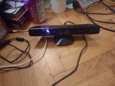 Xbox 360 & Xbox: Kinect kamera,senzor za Xbox 360 i adapter Nisam siguran ali trebalo — 17