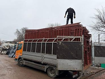 продаю каркас: Строительные рамные леса (комплектующие) Описание: - Рамная система — 4