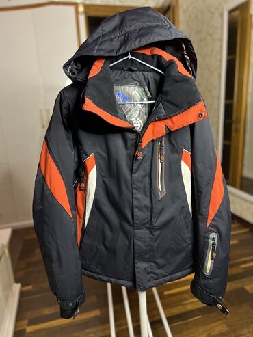 Спецодежда: Продается спортивная куртка(горнолыжная) в отличном состоянии