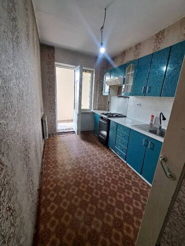 продам 3х комнатную квартиру: 2 комнаты, 47 м², 4 этаж, Косметический ремонт