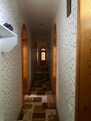 Həyət evləri və villaların satışı: 6 otaqlı, 7000 kv. m, Orta təmir — 11