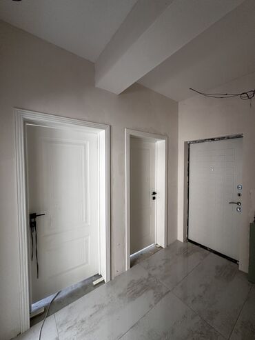 Giriş qapıları: Ev öz şəxsi evimdi, 0-dan özüm təmir eləmişəm. 85 % iş görülüb. Evin — 2