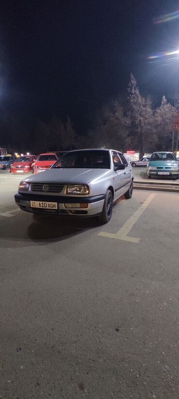 Volkswagen: Volkswagen Vento: 1992 г., 1.8 л, Механика, Газ, Седан