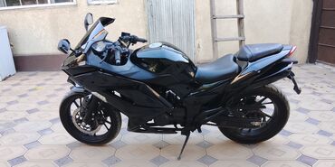 электро мотоцыкал: Спортбайк Suzuki, 250 куб. см, Бензин, Чоңдор үчүн, Колдонулган