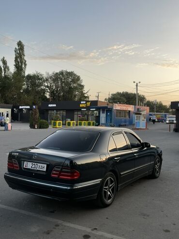 кузовной детали на спринтер: Mercedes-Benz E-Class: 2000 г., 3.2 л, Седан